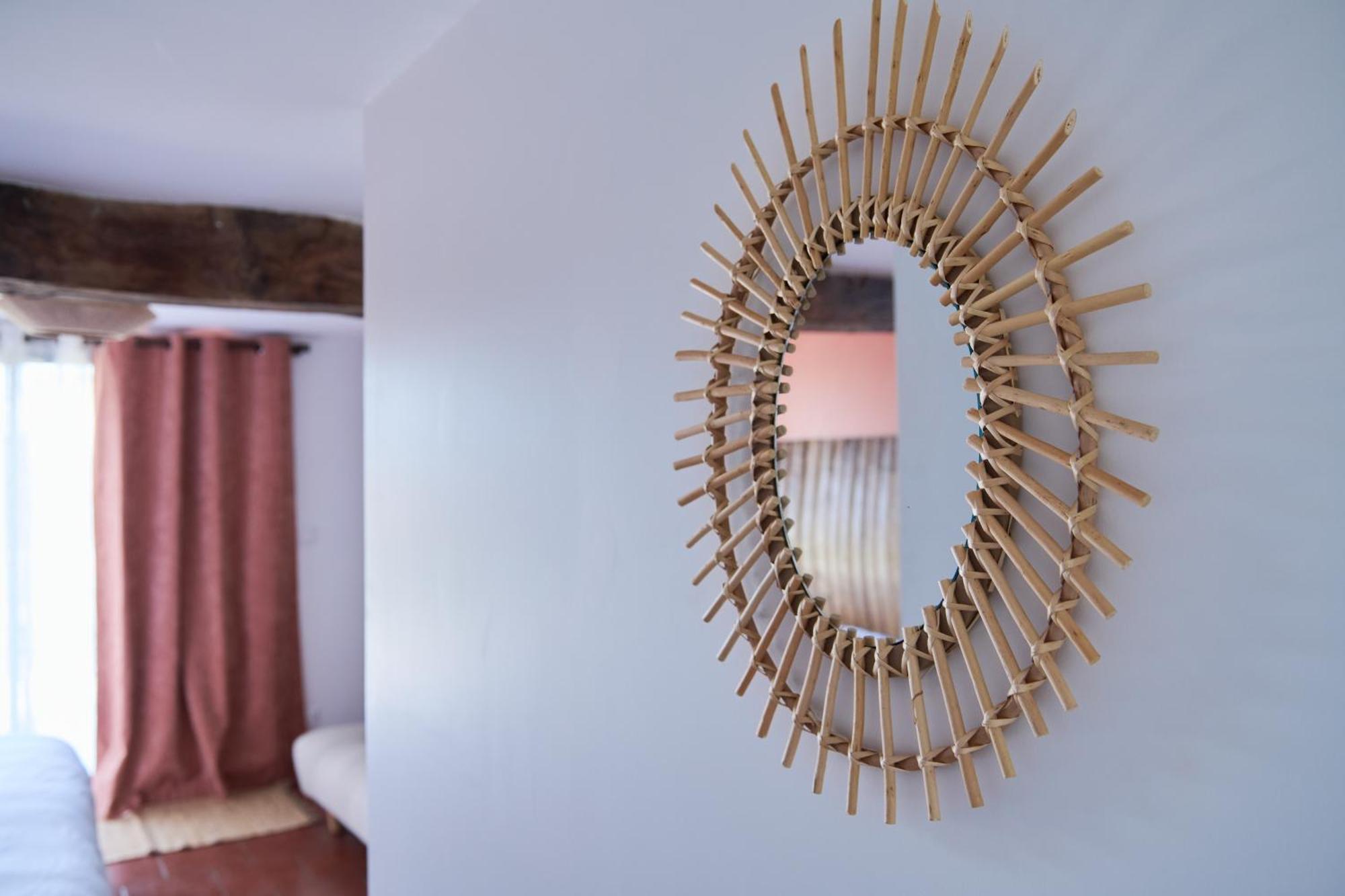 Le Repaire Lagardere Bed and Breakfast Lussac  Buitenkant foto
