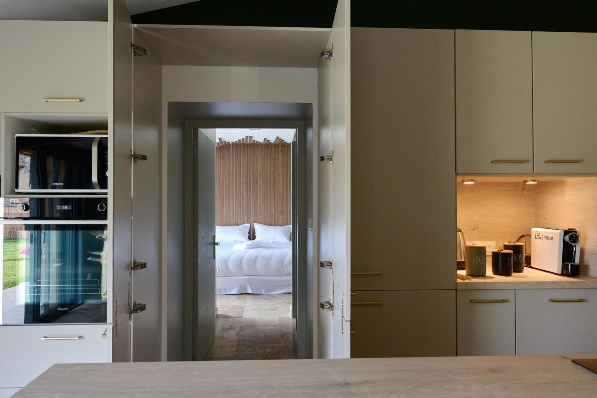 Le Repaire Lagardere Bed and Breakfast Lussac  Buitenkant foto