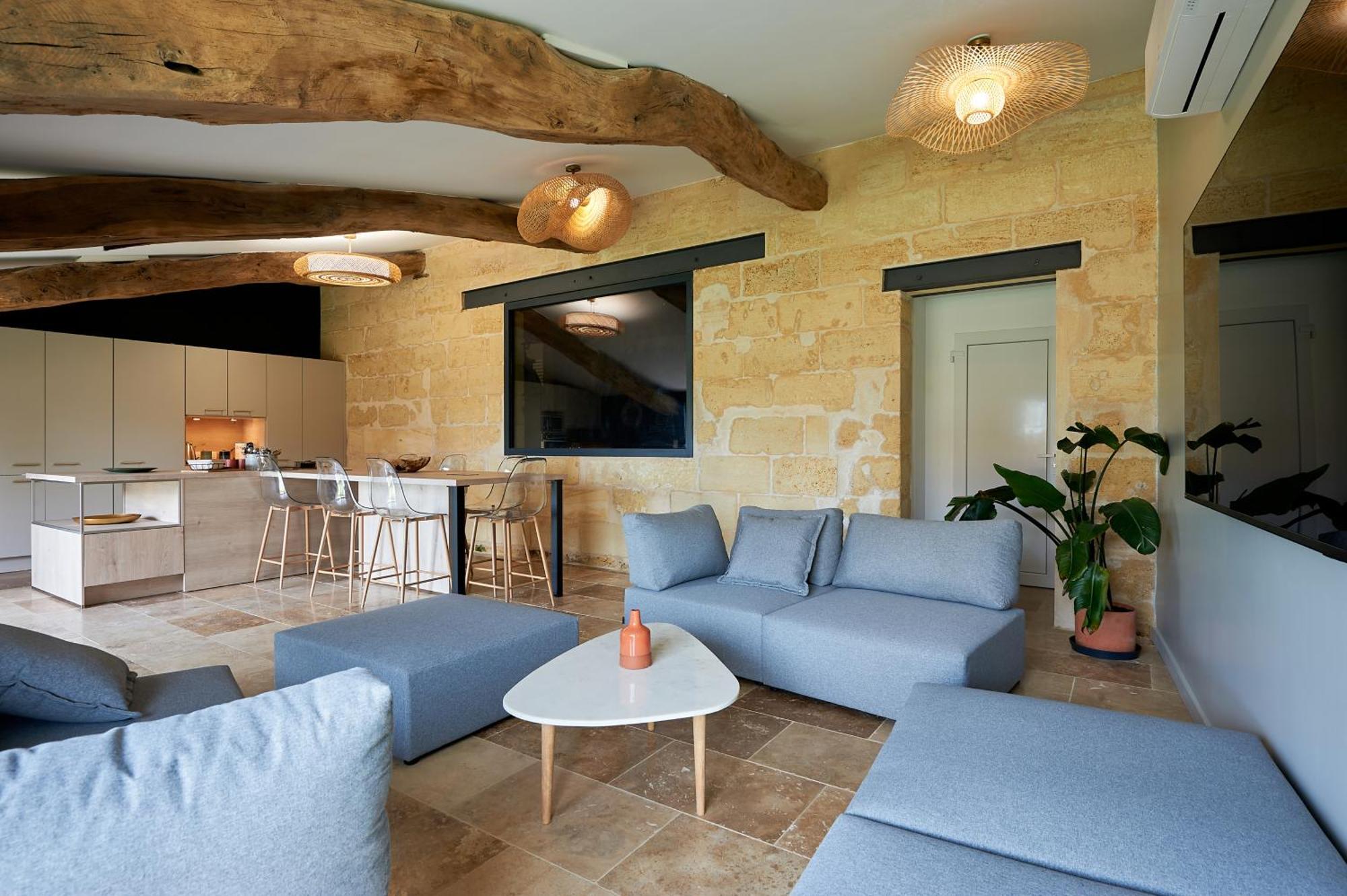 Le Repaire Lagardere Bed and Breakfast Lussac  Buitenkant foto